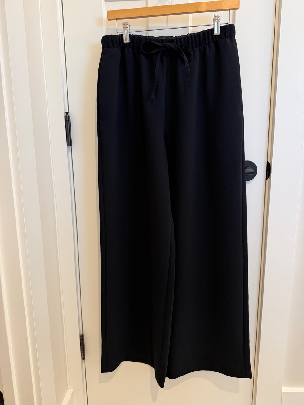 Aritzia Wilfred Lodge Pants Black
